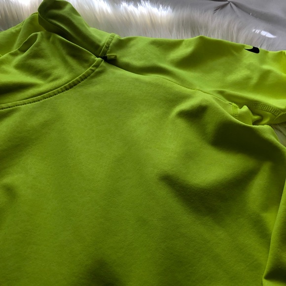 ❌SOLD❌ Nike Pro Warm Emboss Heights Vixen Zip Top - Picture 3 of 6